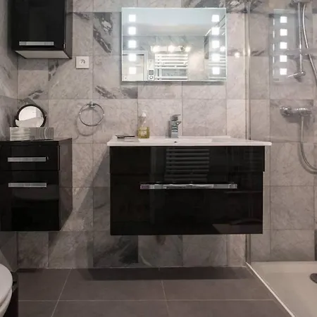 Designer Flat, Steps From Place Des Vosges, Le Marais Parijs