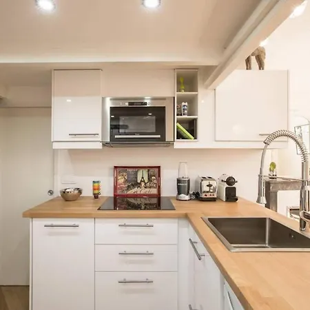 Designer Flat, Steps From Place Des Vosges, Le Marais Appartement Parijs