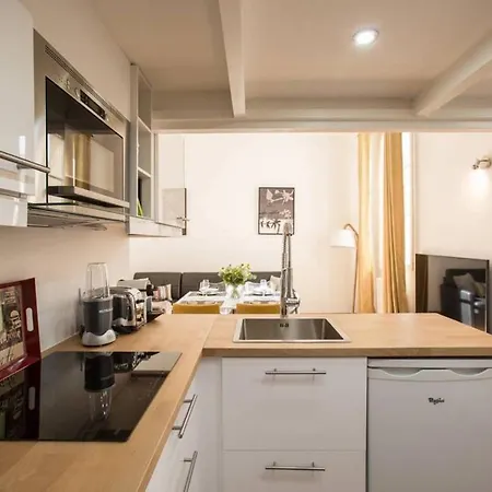 Designer Flat, Steps From Place Des Vosges, Le Marais Paris