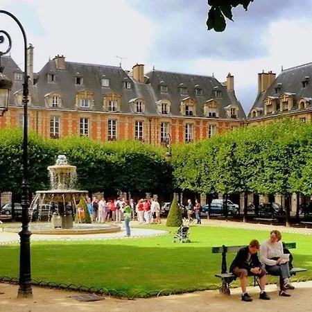 Remodeled Parisian Apartmán Paříž