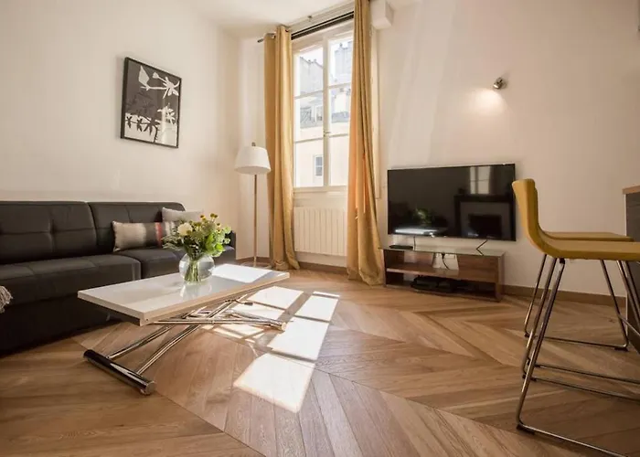 Premier Collection At Le Marais Chic Near Notre Dame, Exclusive Apartament