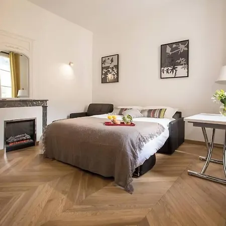 Apartmán Designer Flat, Steps From Place Des Vosges, Le Marais Paříž